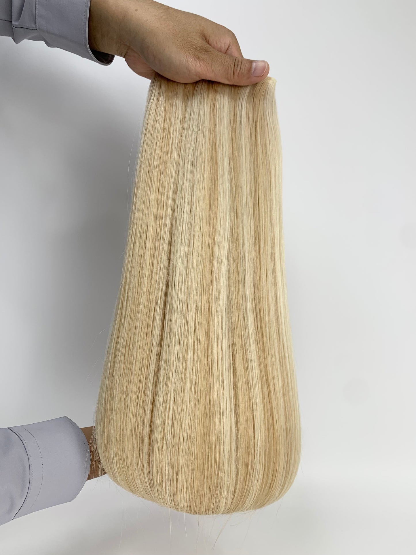 Butterfly Genius Weft - 100% Virgin Human Hair Extensions - light blonde (#PGB) color swatch